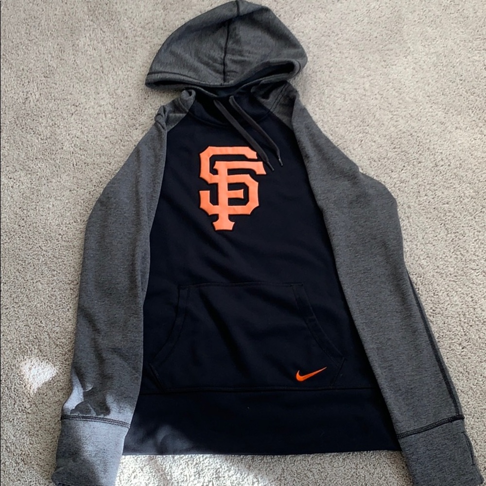 Nike Woman’s SF Giants sweatshirt Size M